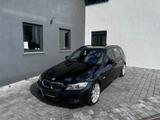 BMW 3 Touring 330i Automatik/Navi/Pano/M-Paket - BMW 330: 330i M Paket
