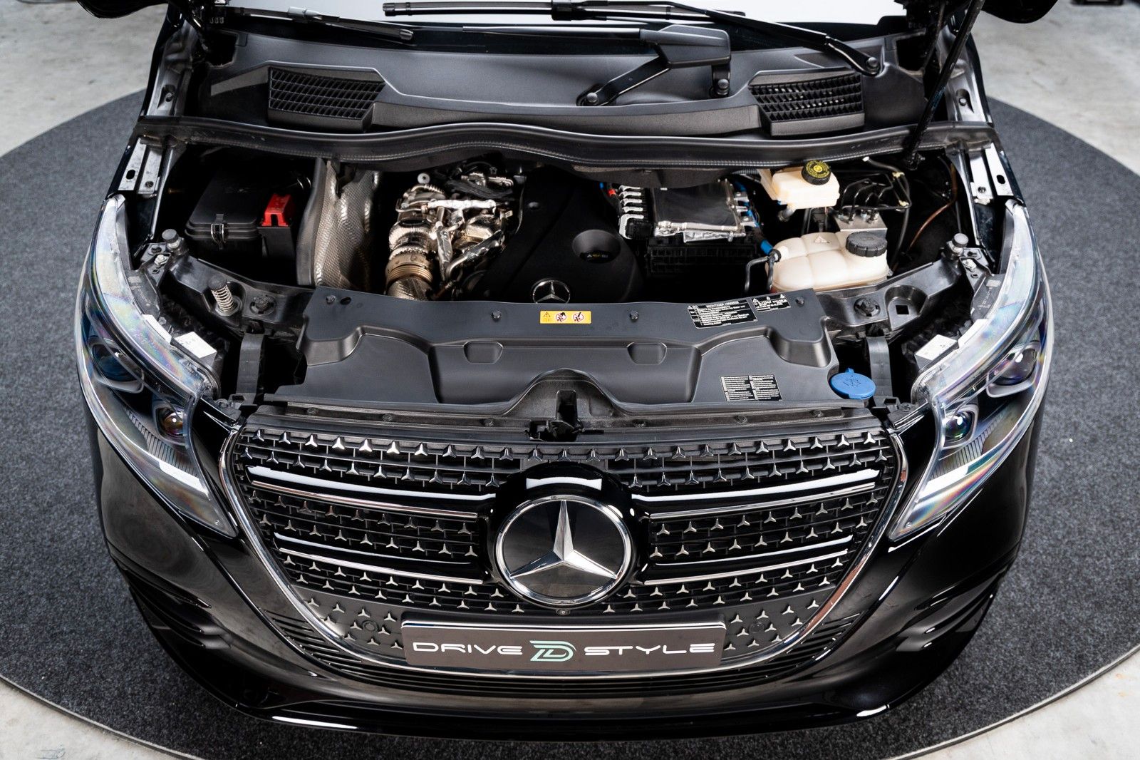 Fahrzeugabbildung Mercedes-Benz V 300 d 4MATIC EXCLUSIVE lang + AIRMATIC + Bur