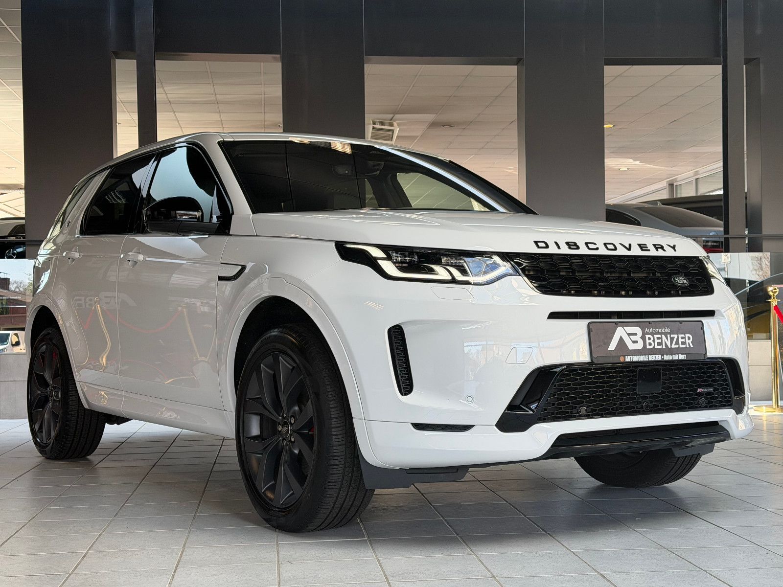 Fahrzeugabbildung Land Rover Discovery Sport R-Dynamic /MERIDIAN/CARPLAY/KAM