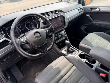 Volkswagen Touran - 10