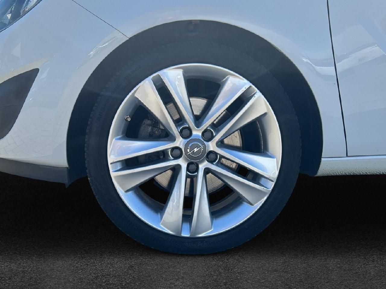 Fahrzeugabbildung Opel Meriva B Innovation, AHK, Panoramadach