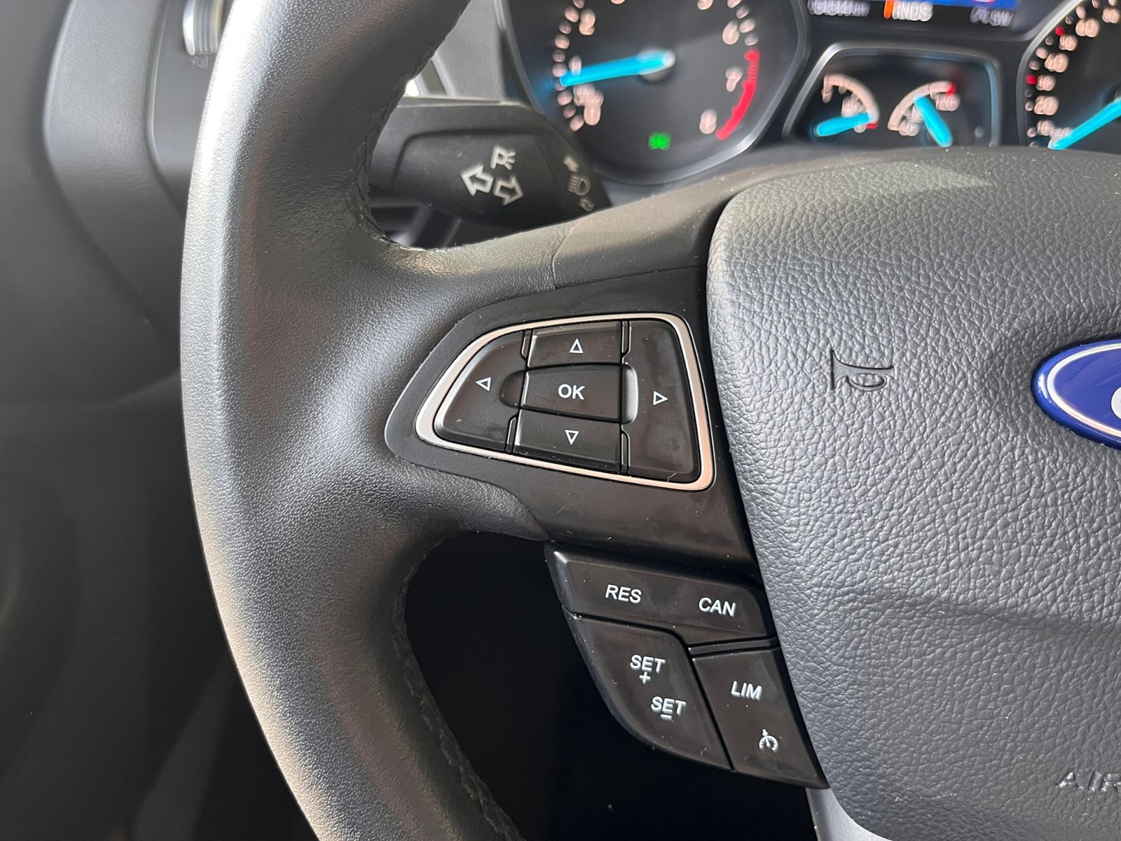 Fahrzeugabbildung Ford Kuga Titanium 4x4 AHK CARPLAY NAV DAB SHZ