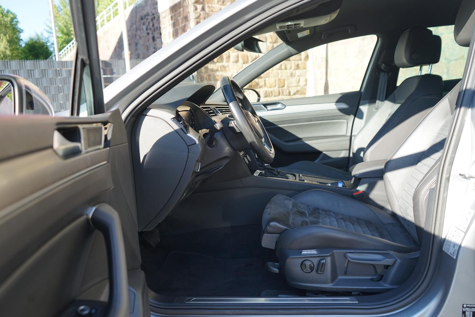 Volkswagen Passat Variant 1.8 TSI DSG R-Line LED Navi ACC