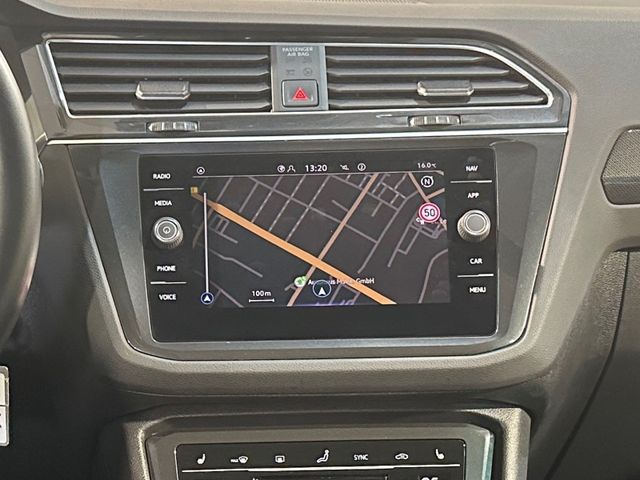 Tiguan 2.0 TDI DSG ELEGANCE MATRIX+PANO+HUD+H&K+