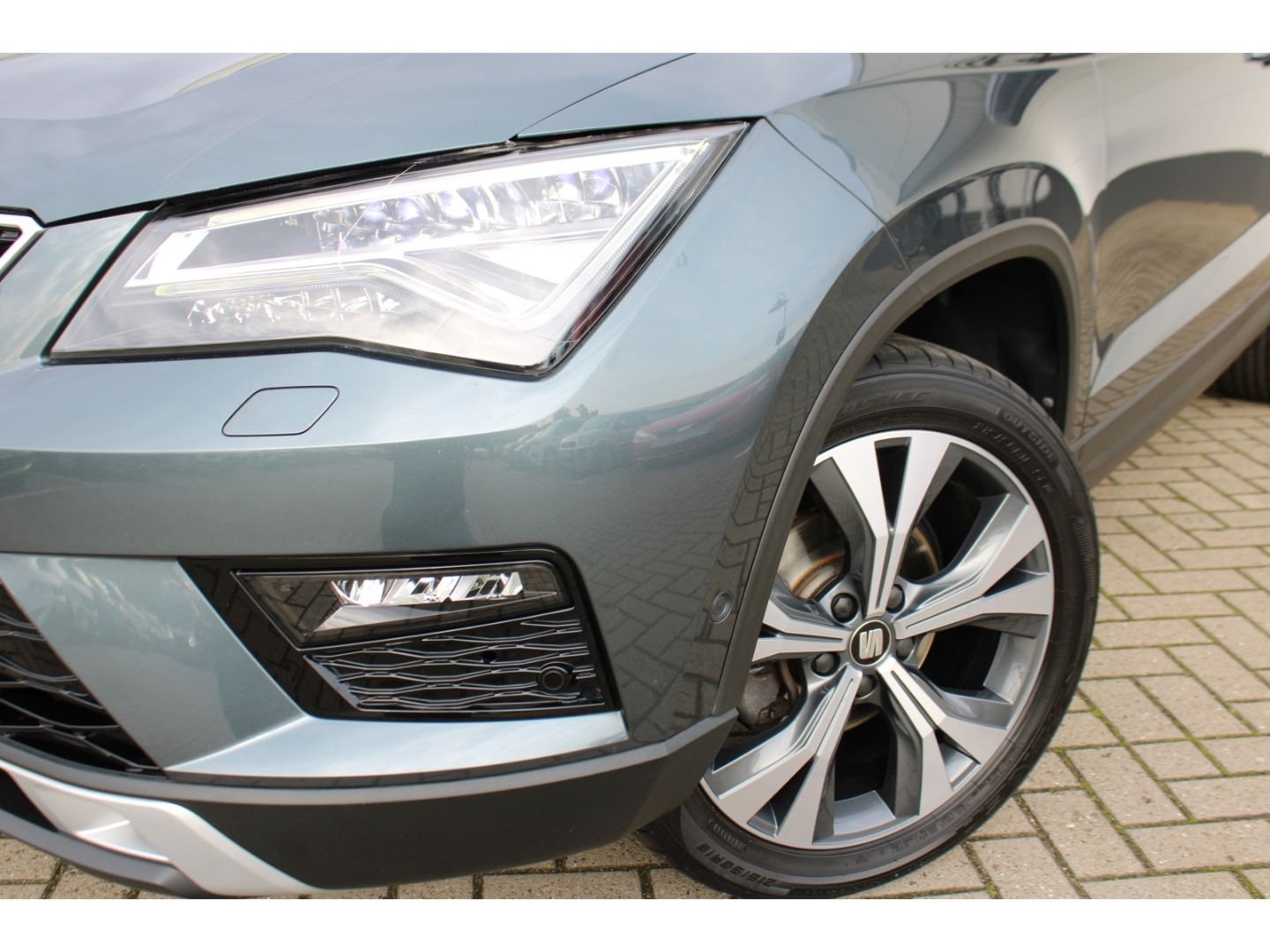 SEAT Ateca 1.5 TSI Xcellence LED GJR GRA RFK Navi AHK - Image 29
