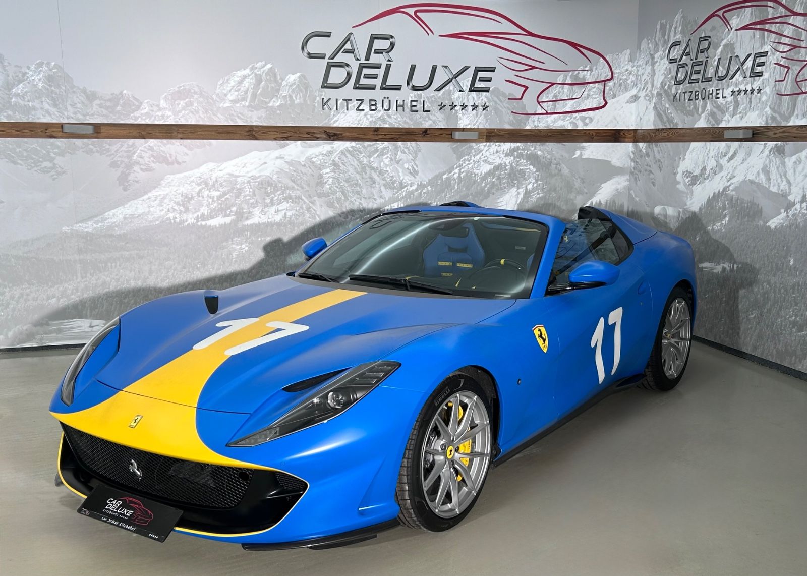 FERRARI 812