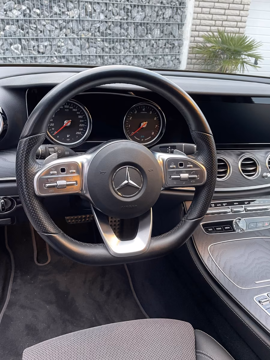 Mercedes-Benz E 200 T Autom. AMG Line Mild Hybrid 