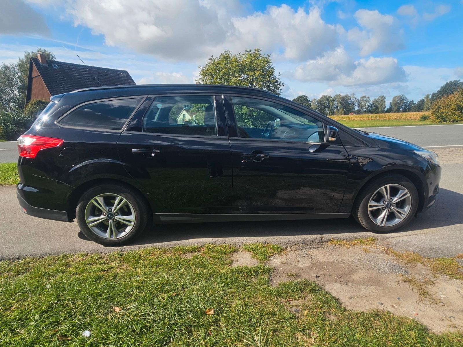 Ford Focus 2014 — engine 999 cm³, 125 HP (92kW)