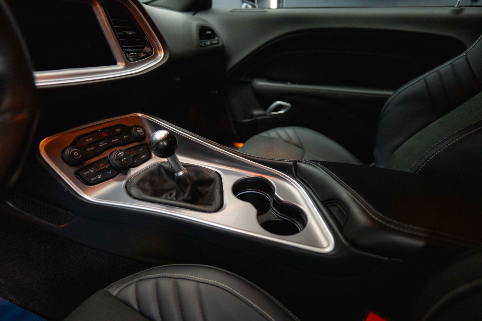 Fahrzeugabbildung Dodge Challenger 5.7 V8 R/T SRT Performance 6-Gang 19%