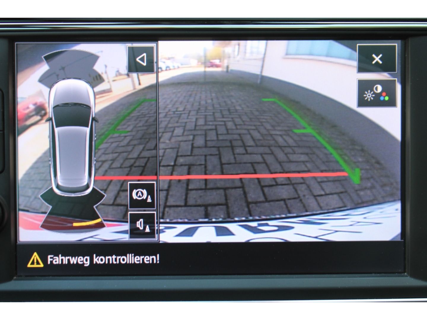Fahrzeugabbildung SEAT Leon 300 4Drive Cupra Remus H&R DSG ACC LED Pano