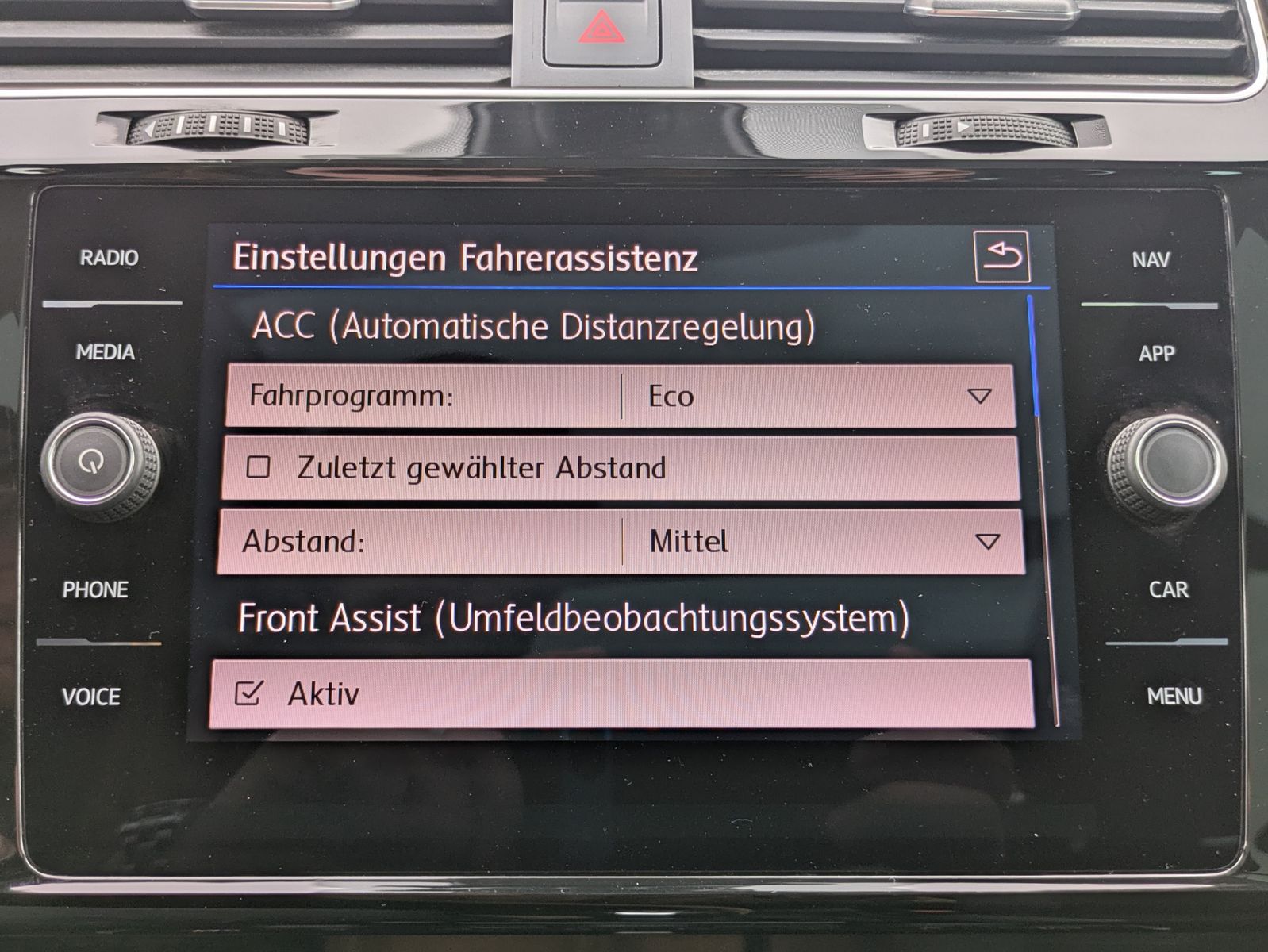 Fahrzeugabbildung Volkswagen Golf 2.0 TDI Join PANO*LED*ACC*KAM*APP*02/26TÜV