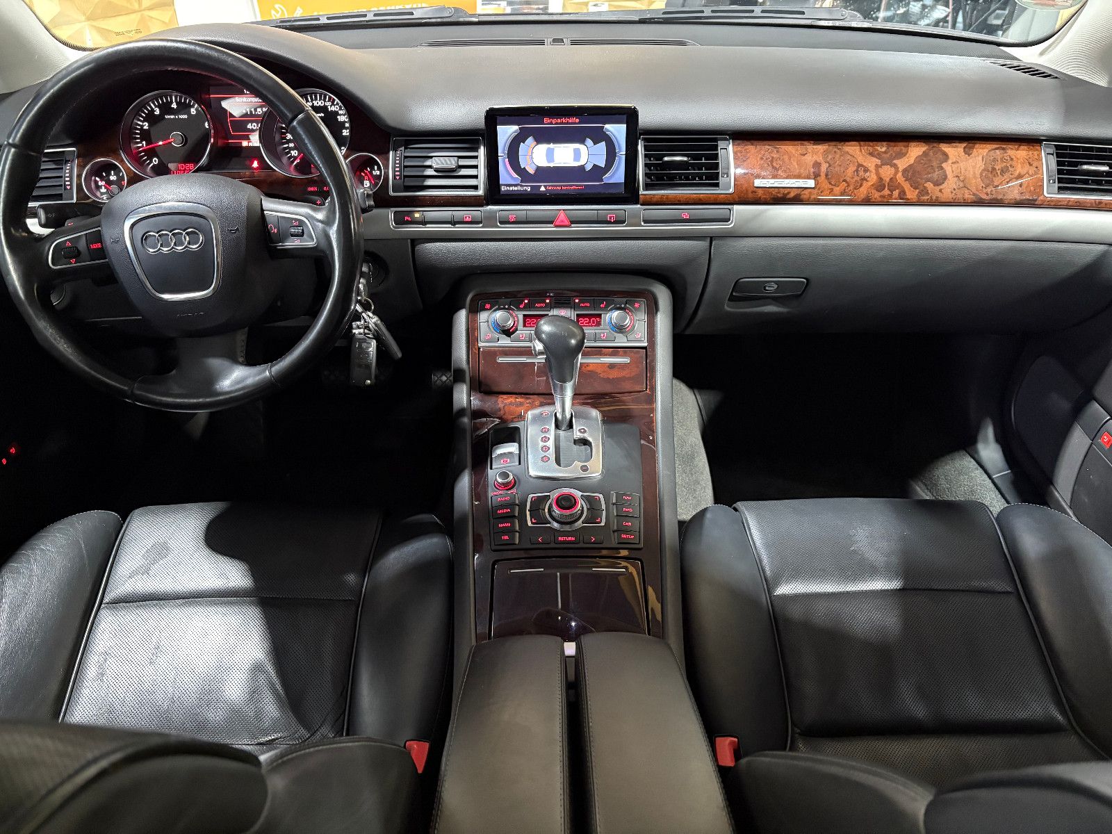 Fahrzeugabbildung Audi A8 3.2 FSI quattro/XENON/NAVI/PDC/LEDER/AUTOMATI