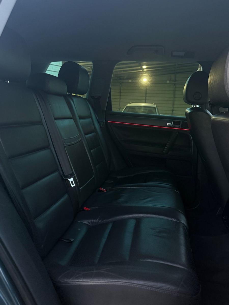 Volkswagen Touareg 2009 — photo 11