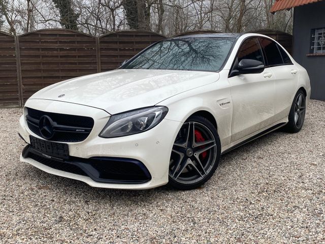 Mercedes-Benz C 63 S AMG Sport-Abgas Drivers Package Burmester