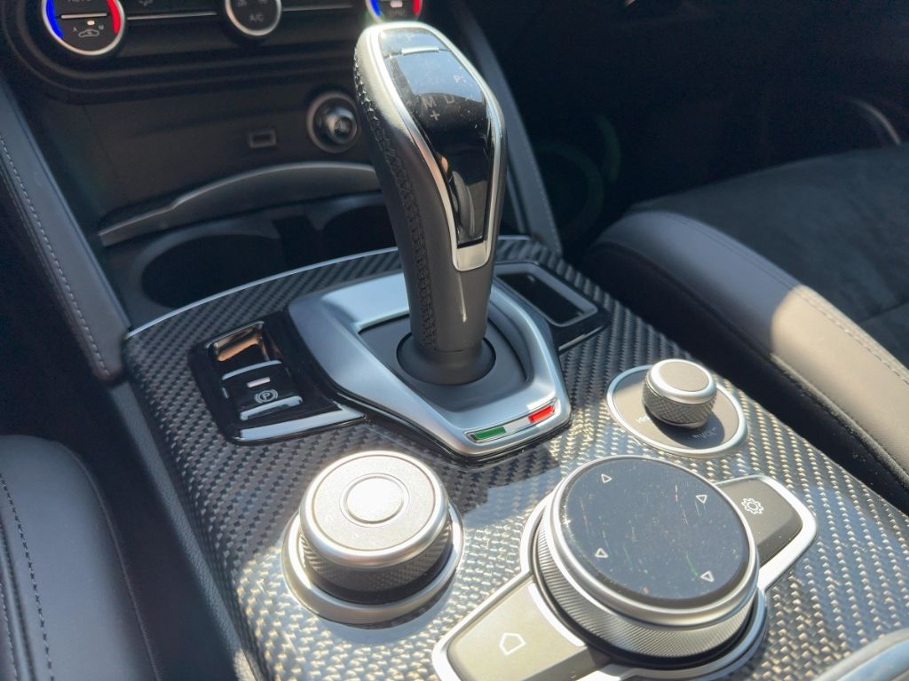Fahrzeugabbildung Alfa Romeo Stelvio Quadrifoglio