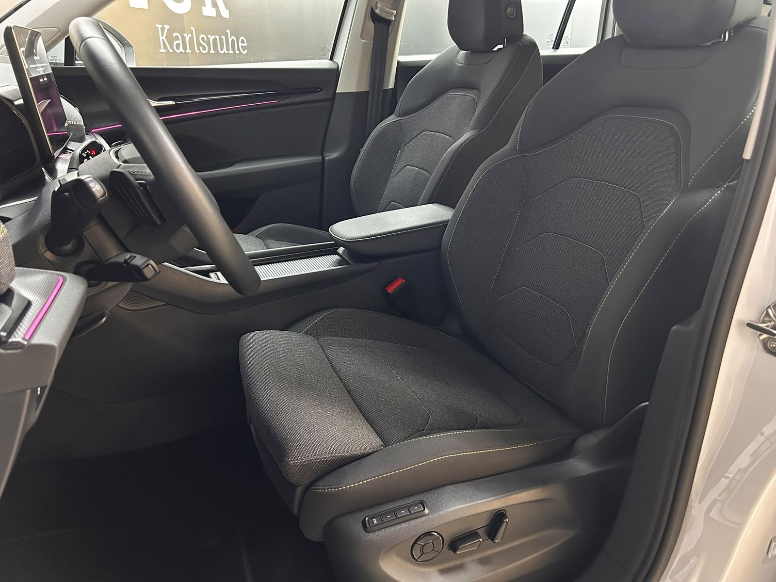 Fahrzeugabbildung SKODA Kodiaq 2.0 TDI DSG 4x4 Select 7SI+MEMO+LED++AHK+