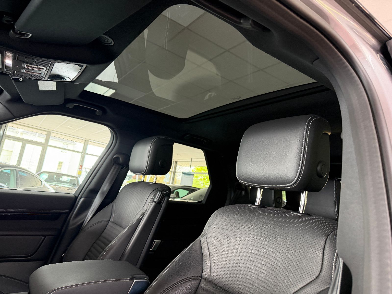 Fahrzeugabbildung Land Rover Discovery 5 R-Dynamic /PANO/MERIDIAN/360°KAM/MEM