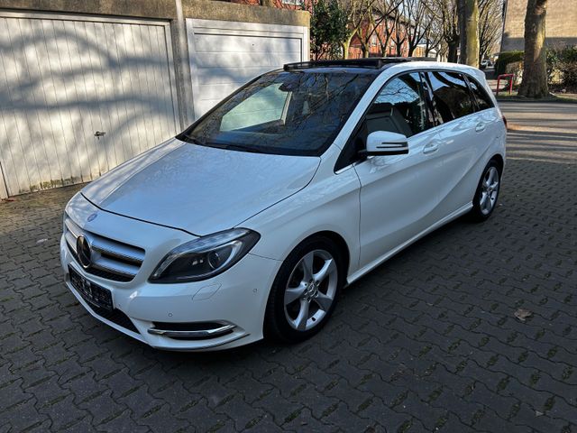 Mercedes-Benz B 180 Navi Leder Pano LED Xenon Memory Kamera