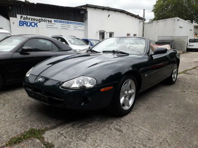 Jaguar XK8 Cabriolet British-Racing-Green/Beige gu.Zust