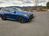 BMW X5 M50 M50d - - blaue BMW X5 M50