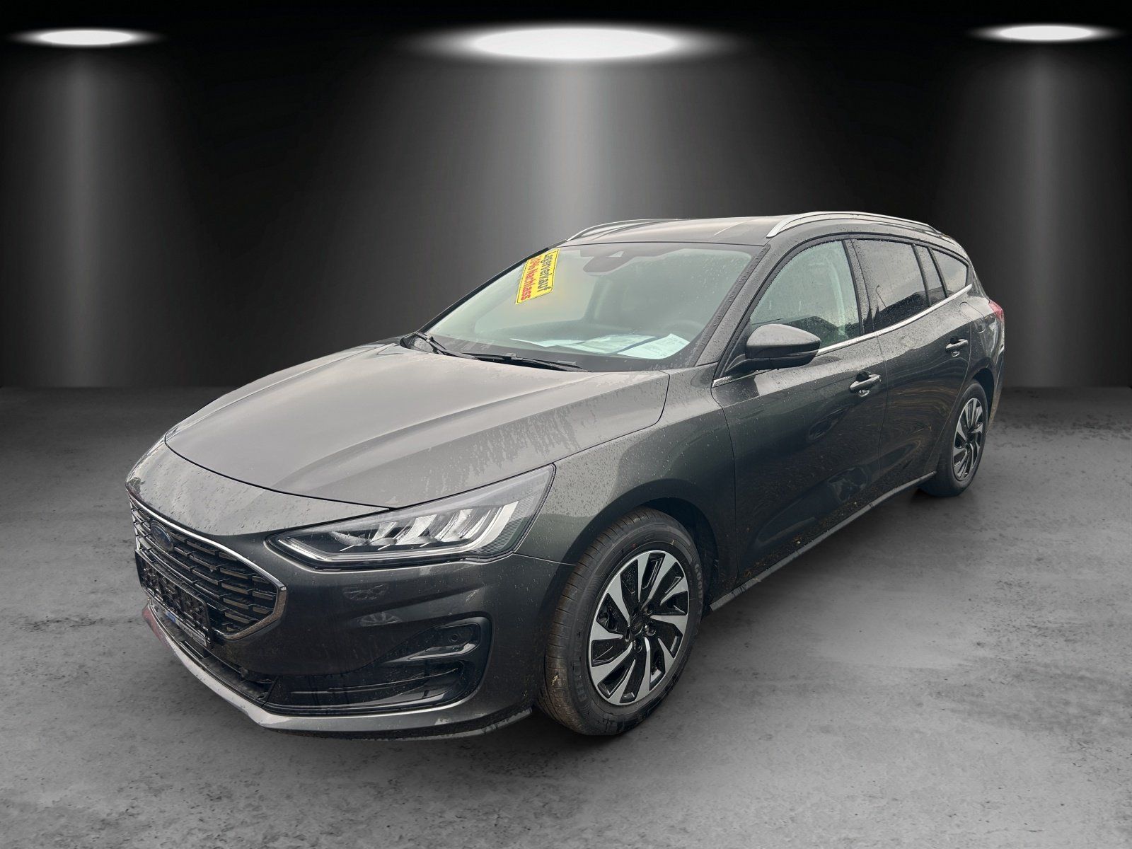 Fahrzeugabbildung Ford Focus Turnier  1,0 Ecoboost Titanium Edition