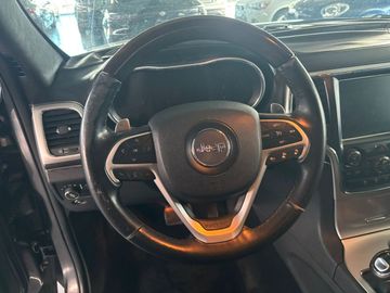 Jeep Grand Cherokee - 11
