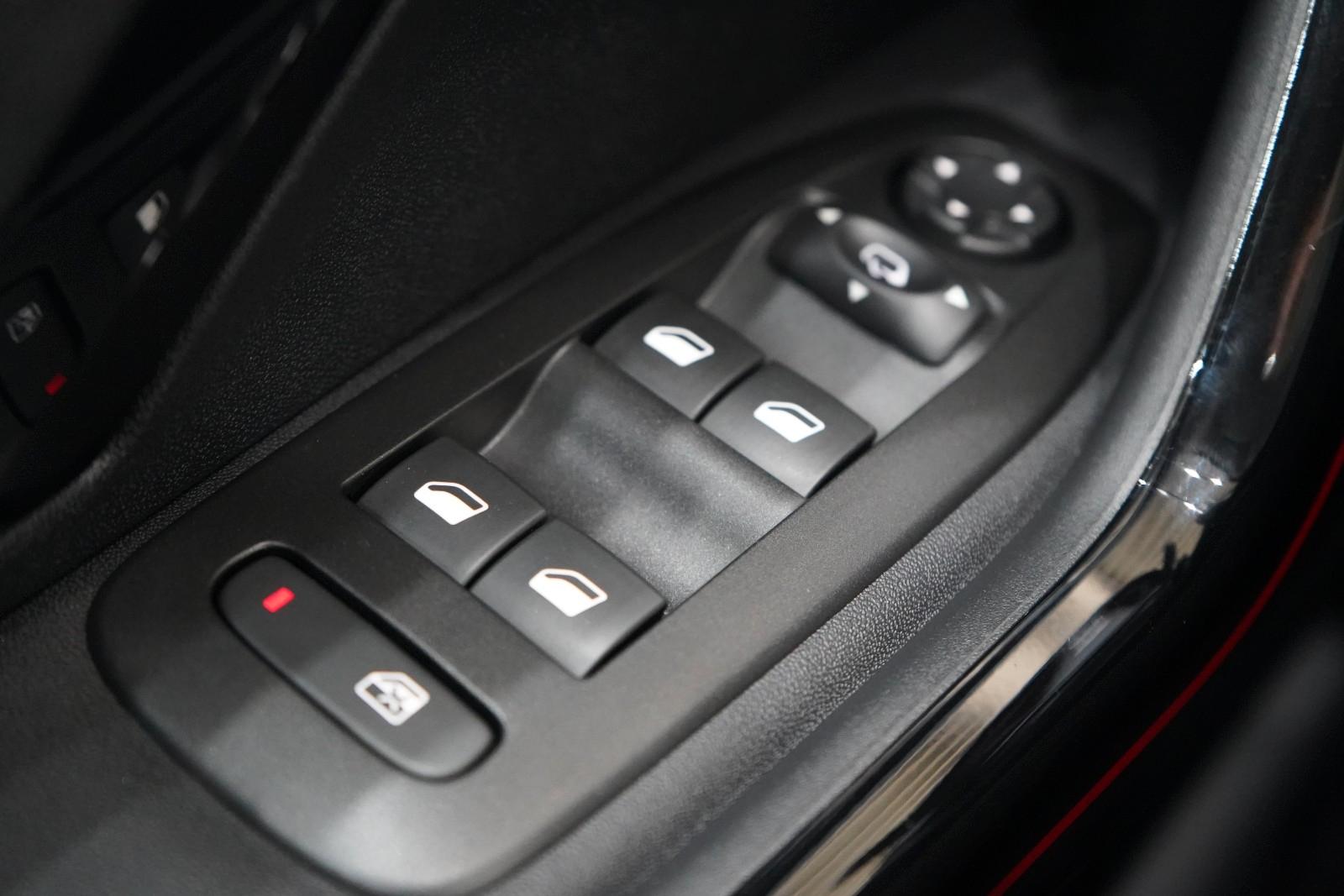 Peugeot 2008 Allure GT-LINE*Pano*Navi*Kam*18 Z.*Automat.