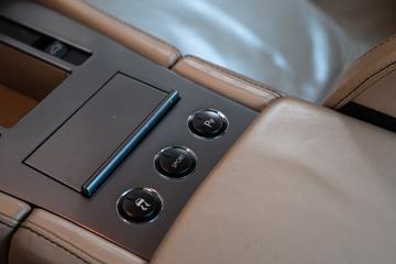 2004 Aston Martin DB9 缩略图 26
