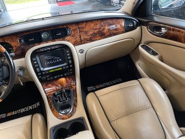 Jaguar XJ 2.7 D XJ6 Sovereign *Klima*Navi*PDC*Bluetooth