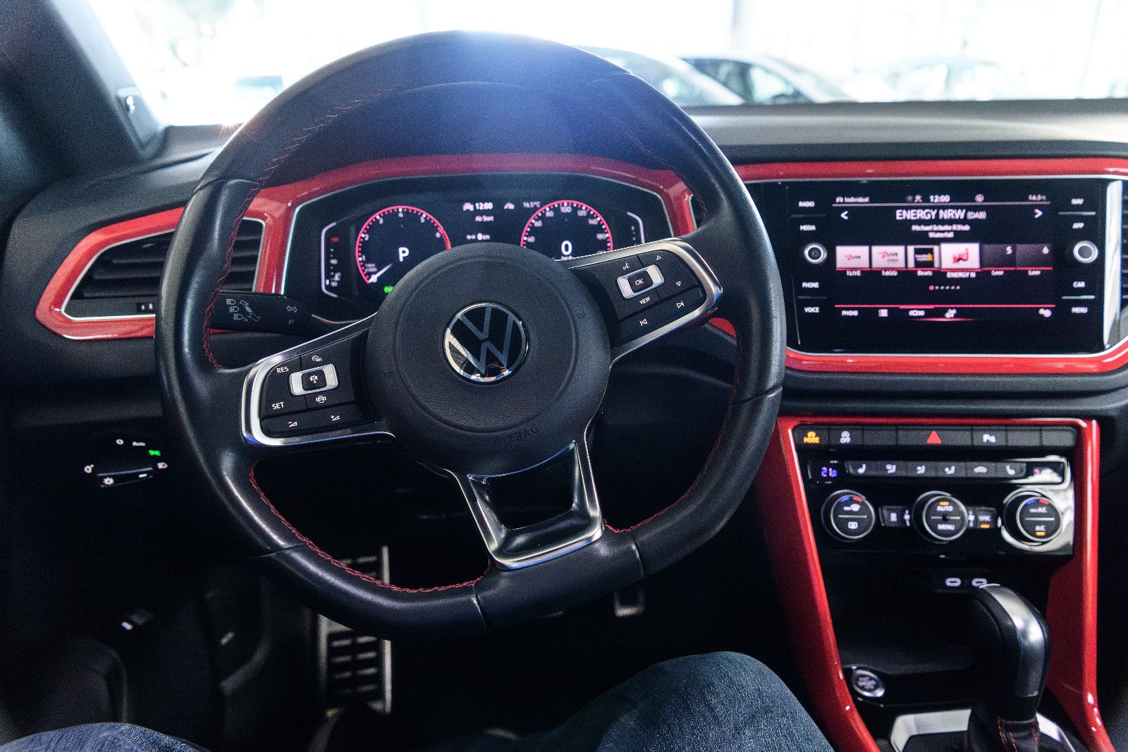 Fahrzeugabbildung Volkswagen T-Roc Sport 1.5 TSI DSG "beats" LED +STANDHZ.