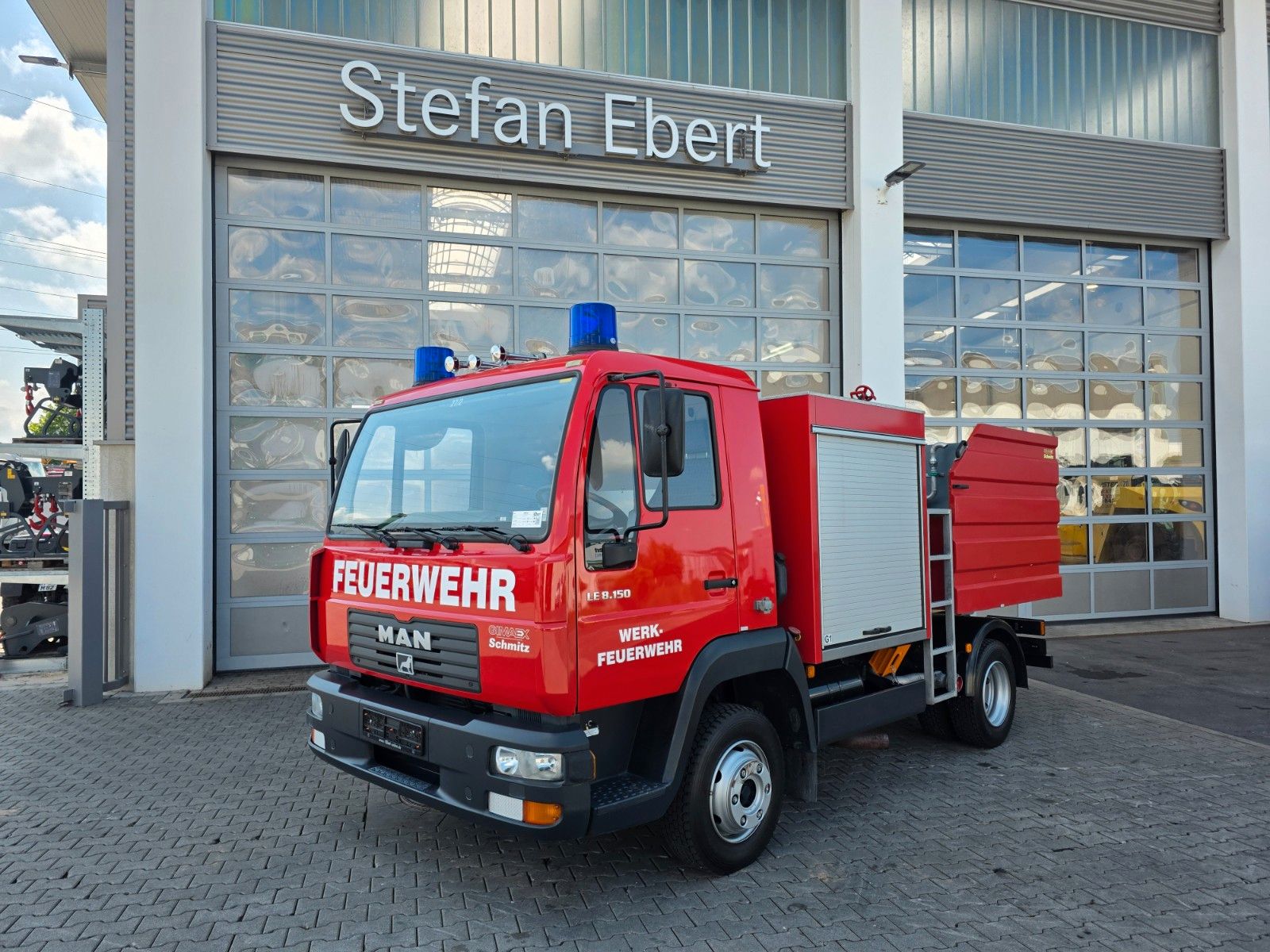 Fahrzeugabbildung MAN LE 8.150 Schaum-Löschfahrzeug 2.500L SLF 25/25