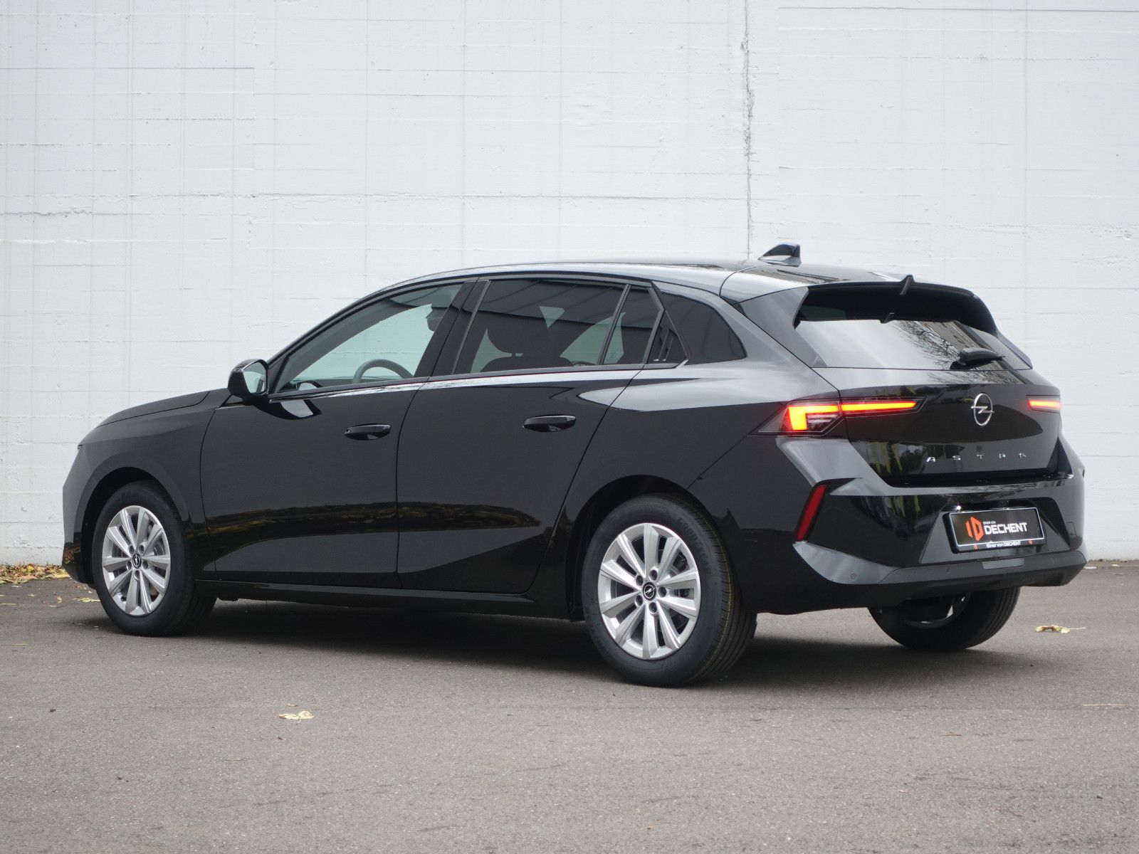 Fahrzeugabbildung Opel Astra Edition 1.2T,Navi,Kamera,Sitzhzg,AGR,LED