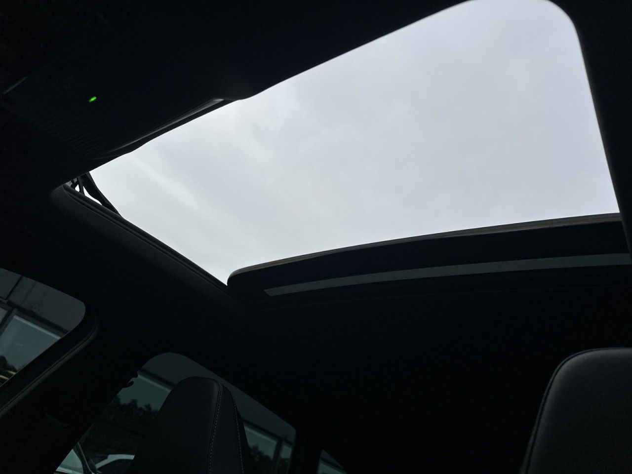 Fahrzeugabbildung CUPRA Formentor VZ 2.0 TSI 4Drive 310 PS DSG*Beats* - mit KI generiert/bearbeitet