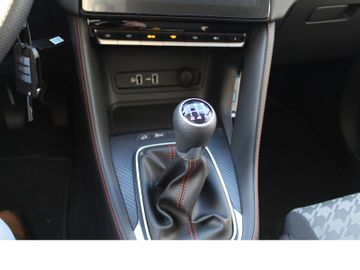 MG ZS EV 1.5L 5MT Com