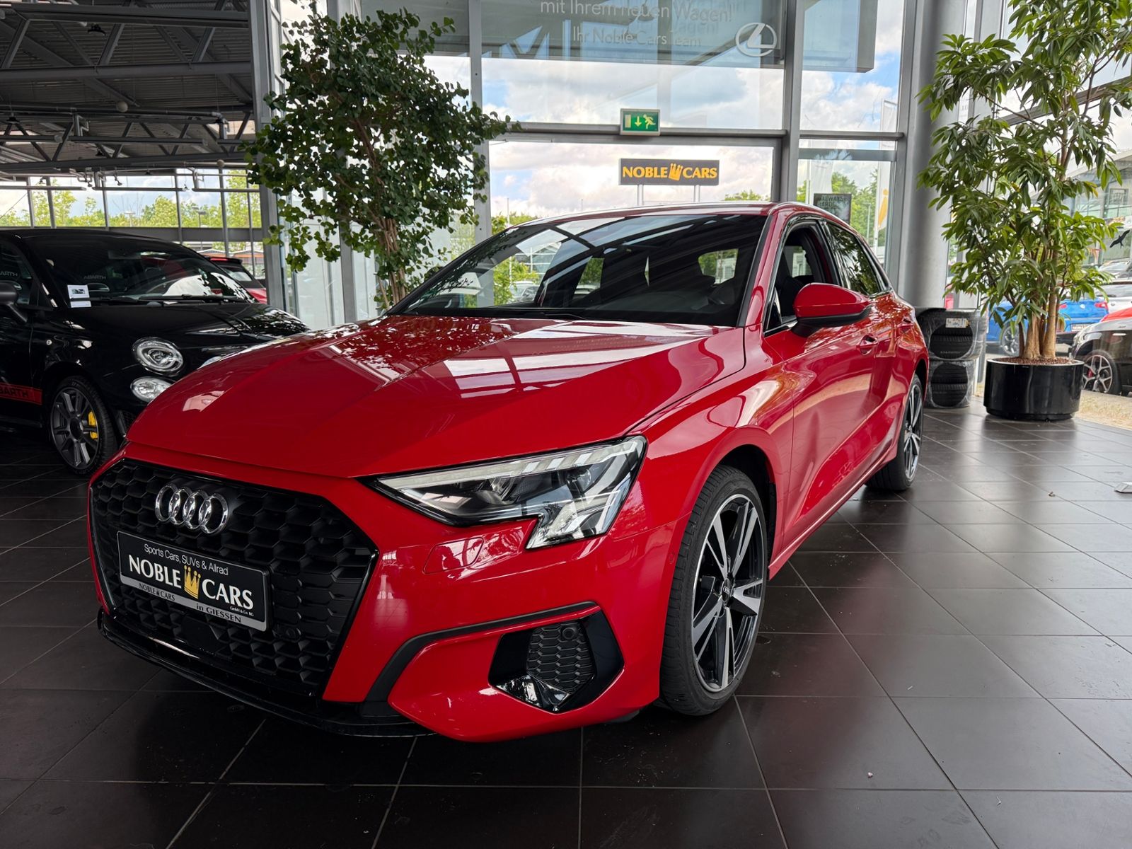Fahrzeugabbildung Audi A3 Sportback  35 TFSI S line AHK LED NAVI
