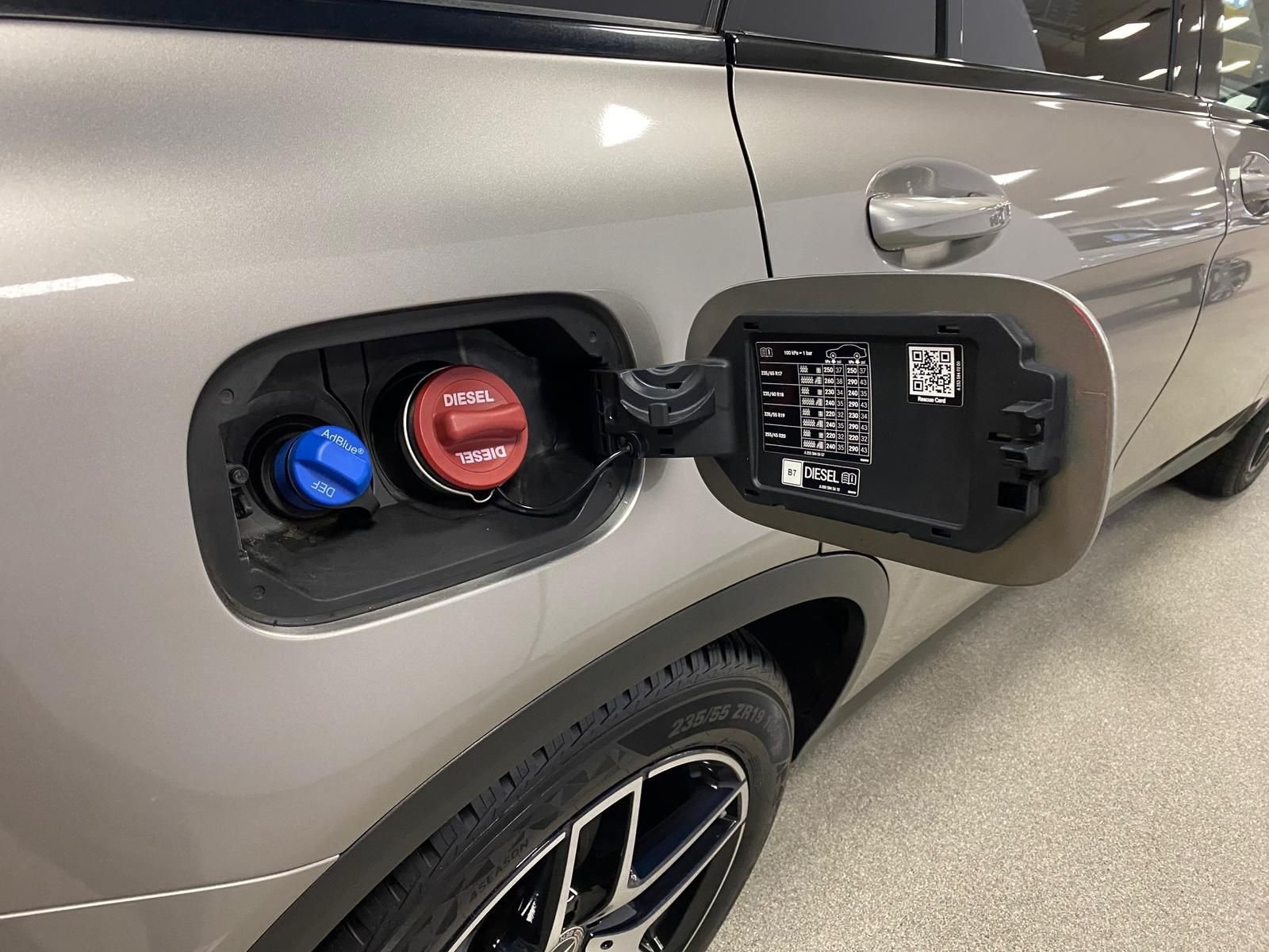 Fahrzeugabbildung Mercedes-Benz GLC 250 CDI 4Matic AMG Line+NAVI+AHK+ALLRAD+