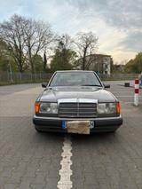 Mercedes-Benz Mercedes E230 Automatik w124 gepflegt - Mercedes-Benz E 230 in Essen