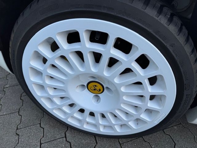 Fahrzeugabbildung Abarth 695 1.4 T-Jet BEATS NAVI ALU