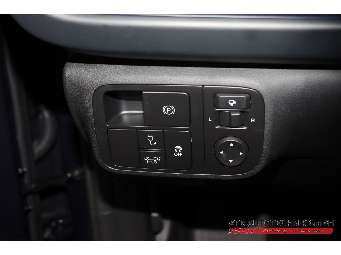 Fahrzeugabbildung Hyundai IONIQ 6 TECHNIQ 77,4 kWh 97,3% SOH HUD Navi LED