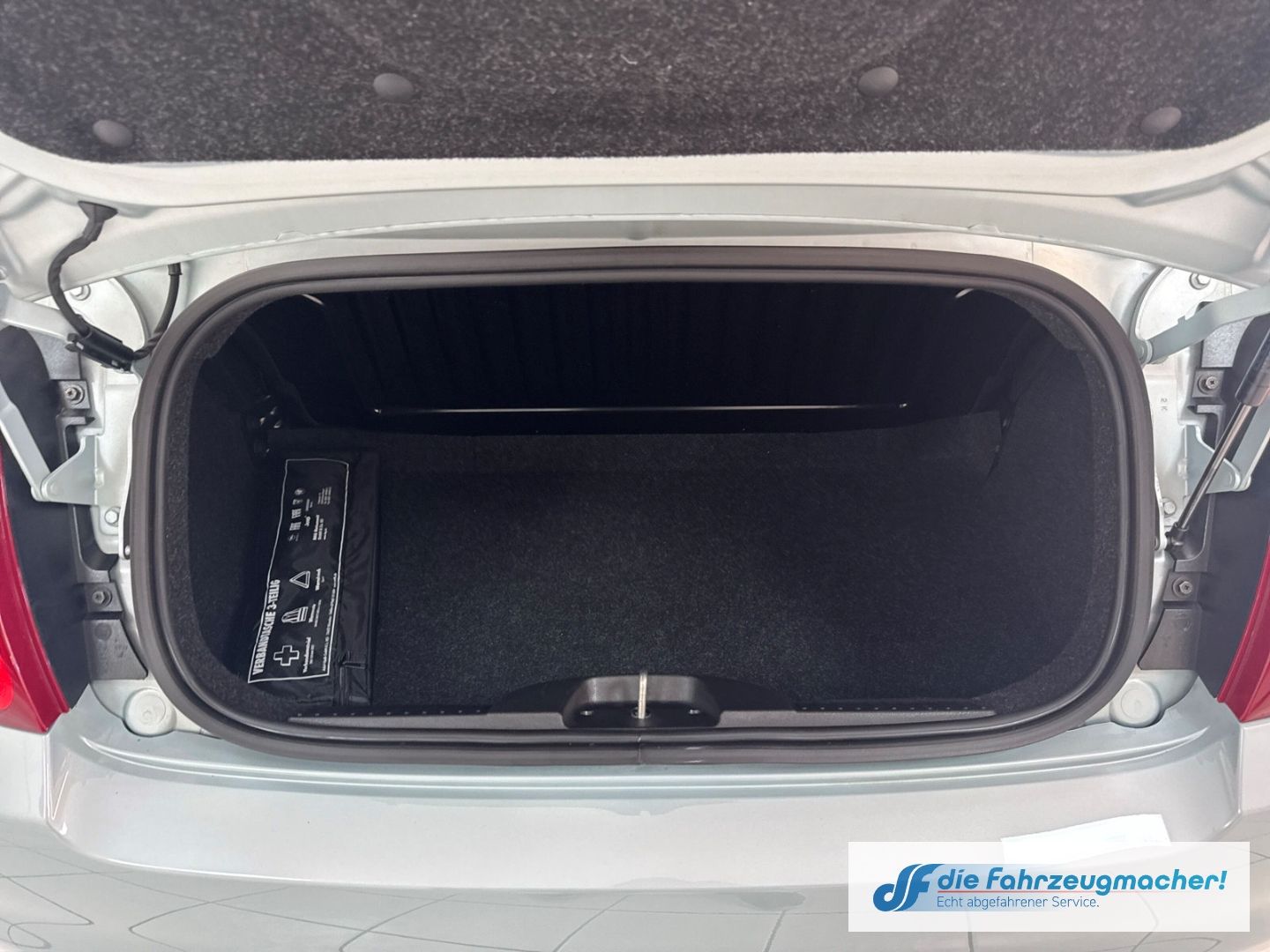 Fahrzeugabbildung Fiat 500 Cabrio Dolcevita 1.0 Mild Hybrid 5tkm Navi A
