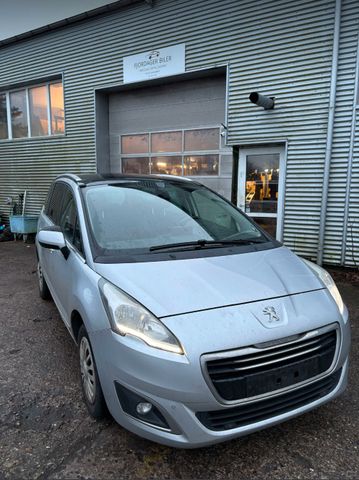 Peugeot 5008 Allure 1.6 120 ps. 7 seats.