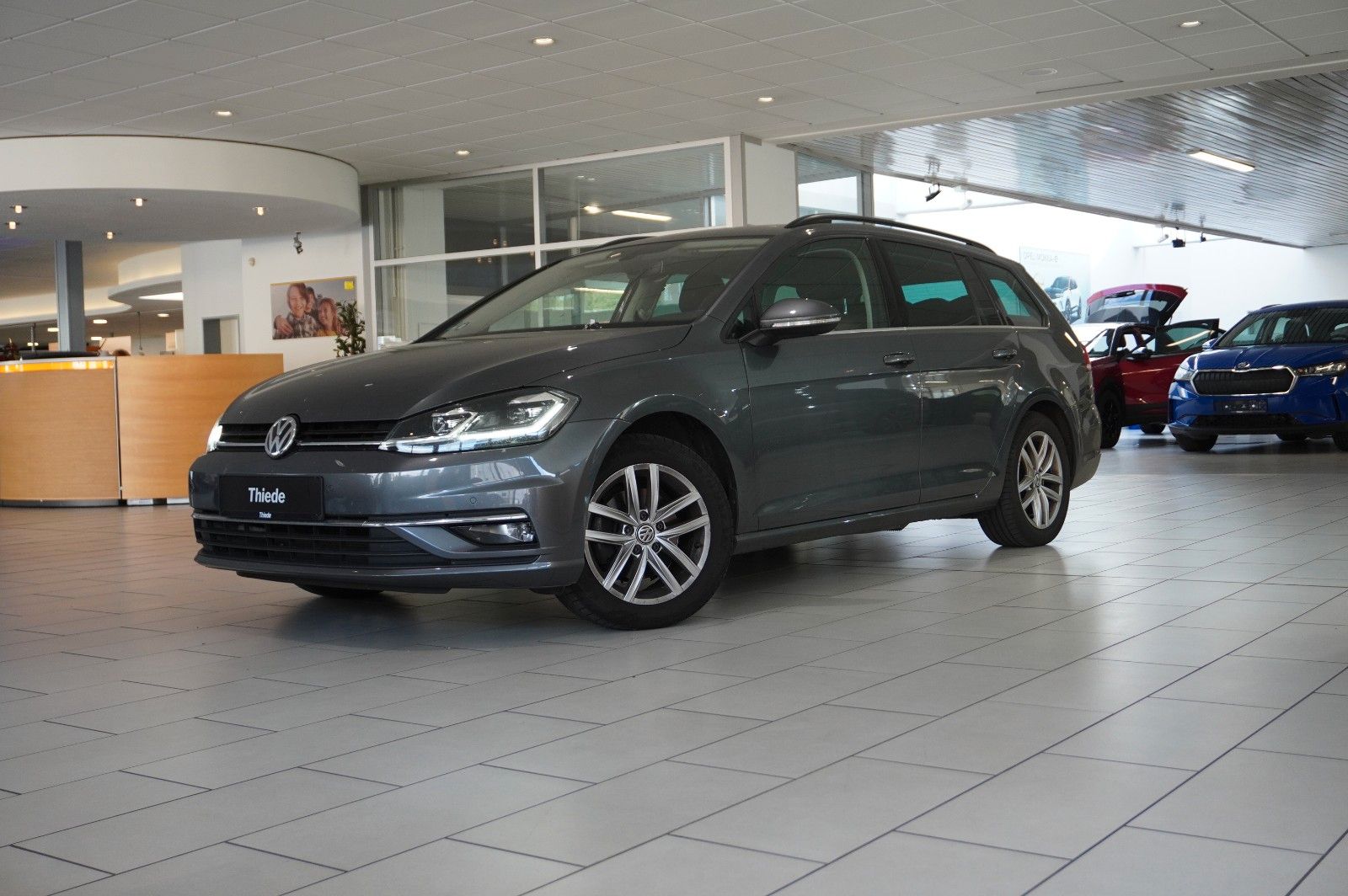 Fahrzeugabbildung Volkswagen Golf VII VARI. 1.5 TSI HIGHLINE NAVI/SPORT/AHK
