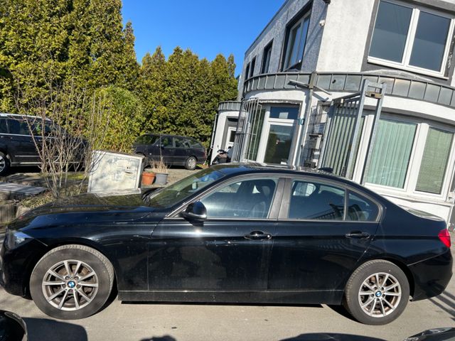 BMW 3 Lim. 318 i Advantage AUTO VERLIERT WASSER!!!