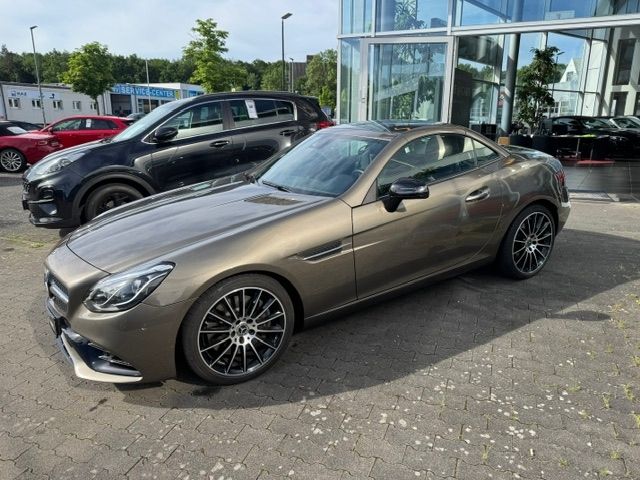 Fahrzeugabbildung Mercedes-Benz SLC 300 AMG Line AIRSCARF MEMORY LED