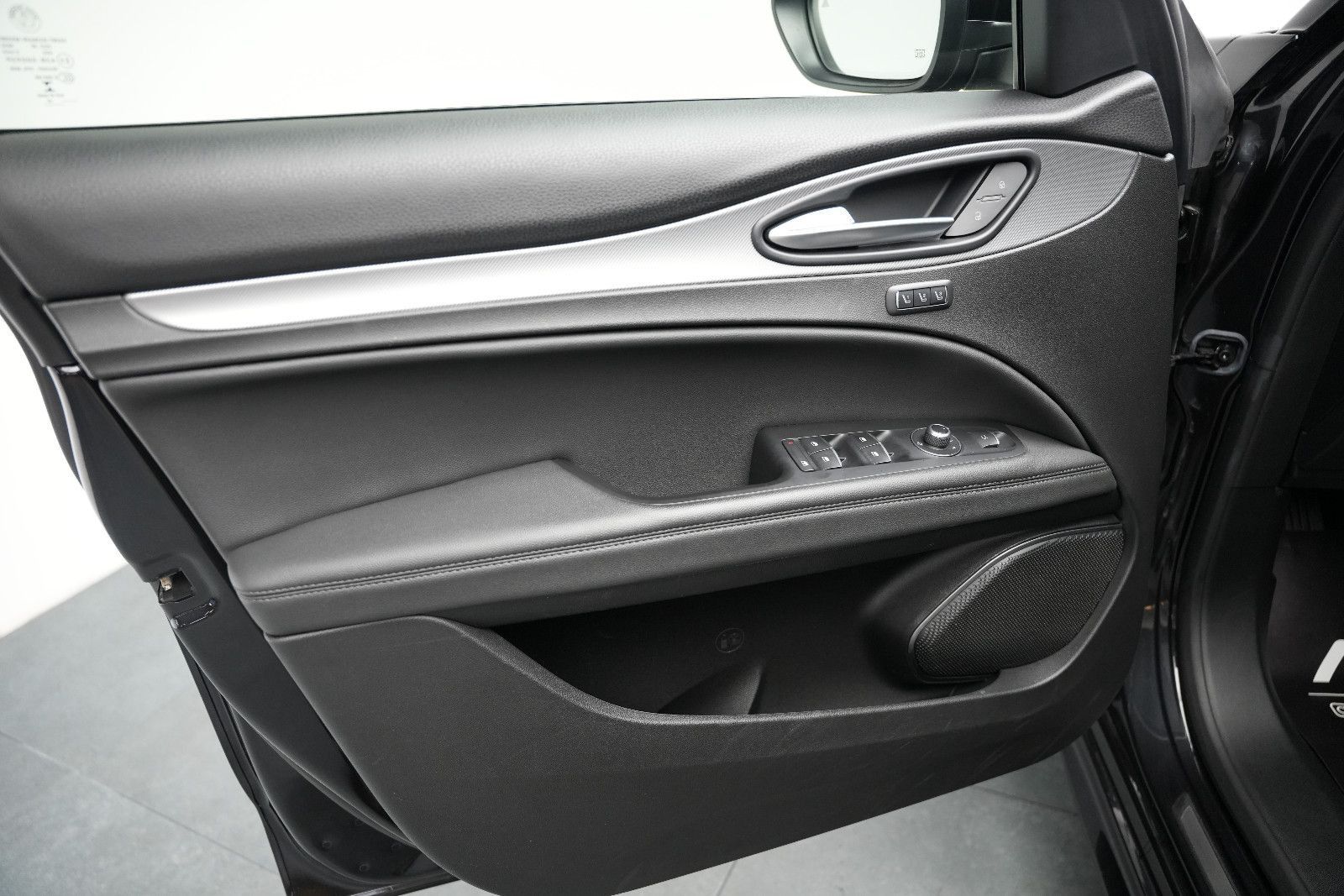 Fahrzeugabbildung Alfa Romeo Stelvio Veloce *Kamera*Leder*Memory*AllBlack