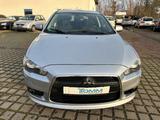Mitsubishi Lancer 1.6 Sportback EDITION ClearTec/ XENON - Mitsubishi Lancer mit Benzin-Antrieb: Limousine, 1.6