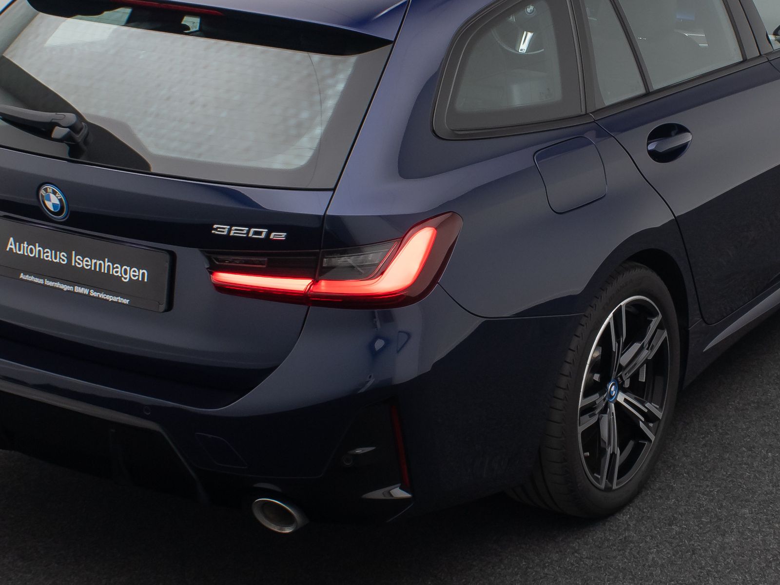 Fahrzeugabbildung BMW 320e M Sport AHK Panorama Stop&Go DAB H/K 18Zoll