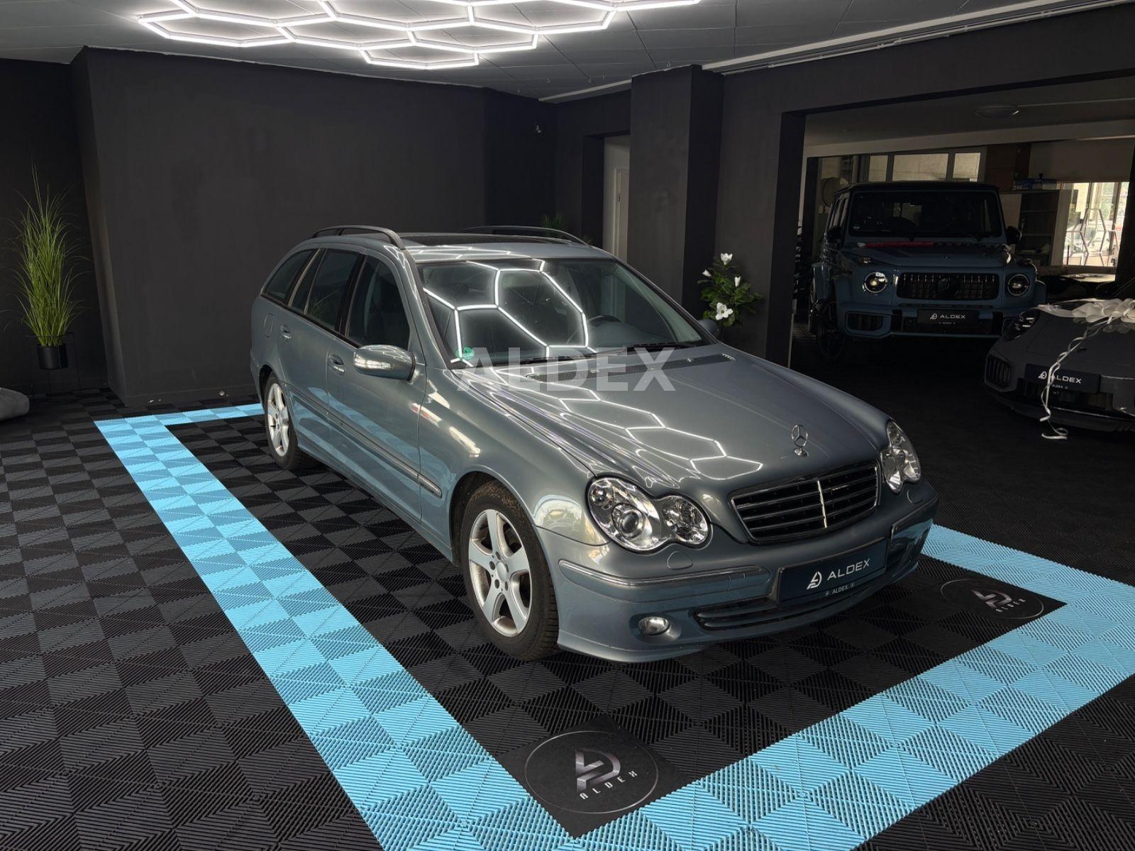 Mercedes-Benz C 200 KOMPRESSOR°PANO°AUTOMATIK°AHK°SZHZ°