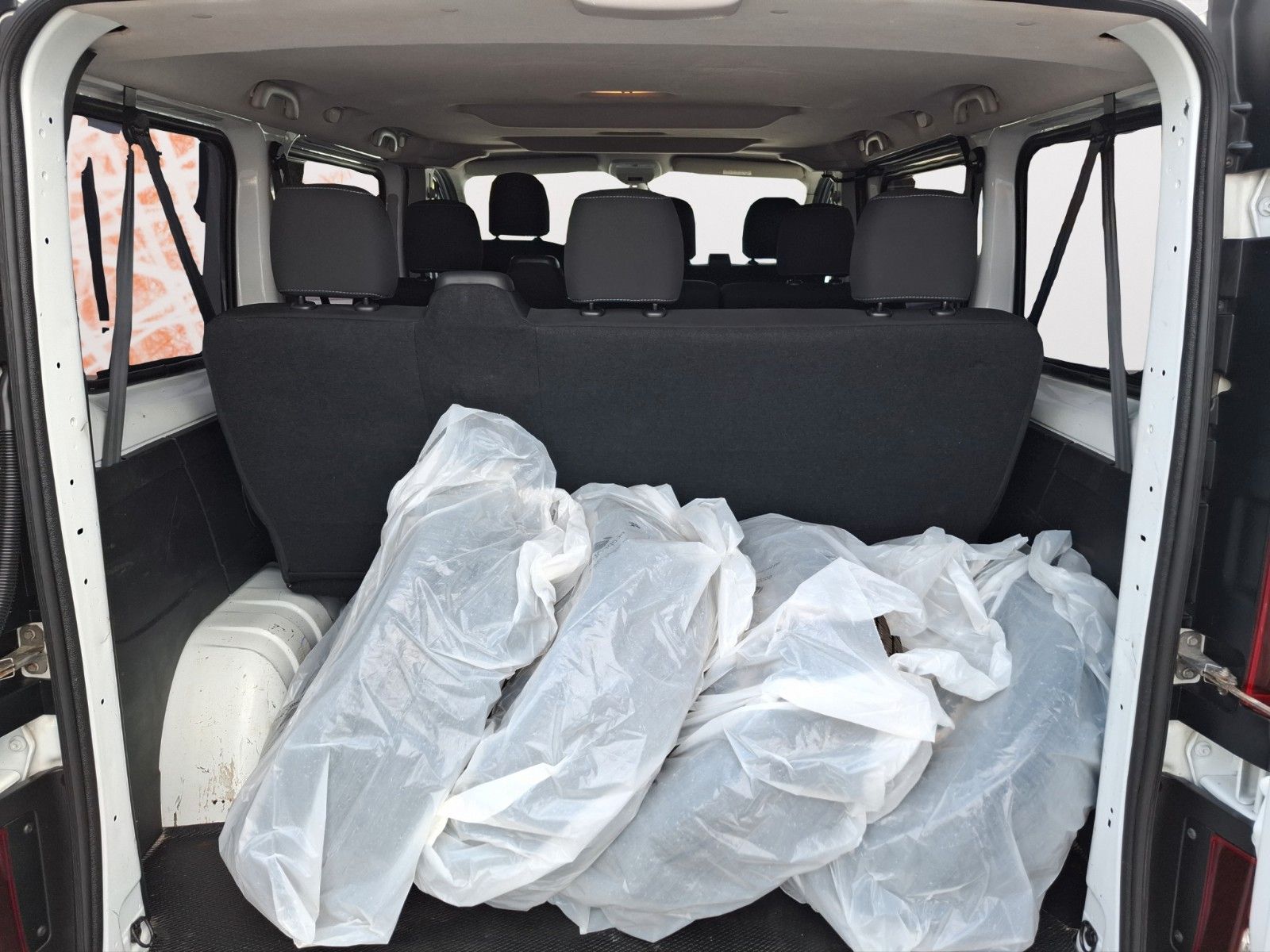 Fahrzeugabbildung Opel Vivaro B Combi ! 9-Sitzer ! NAVI ! PDC !