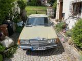 Mercedes-Benz 240 D (123 D) - Mercedes-Benz aus 1984 mit Diesel-Antrieb